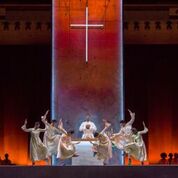 Nmon Ford (Celebrant) and Street Chorus in Lincoln Center’s production of Bernstein MASS at the 2018 Mostly Mozart Festival. © Richard Termine.