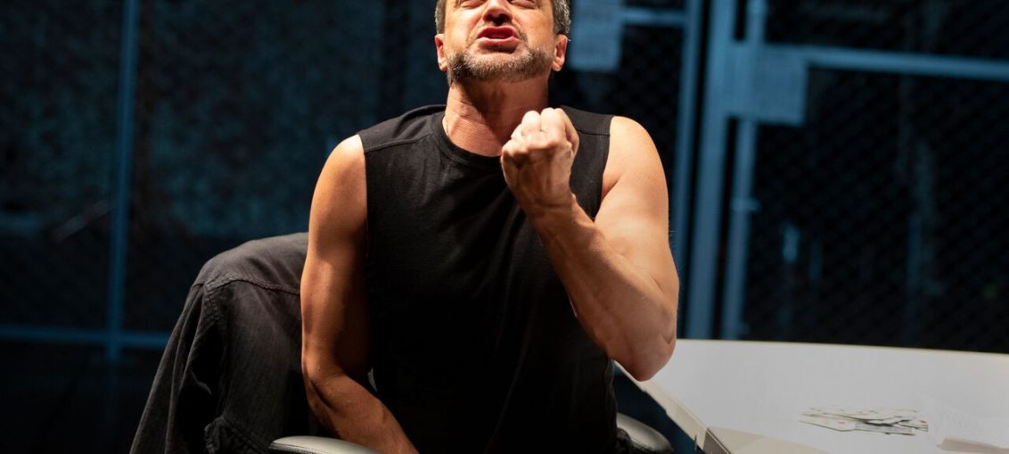 Raúl Esparza . Photo: Joan Marcus