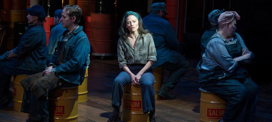 l-r: Sally Ann Triplett, Ian Lowe, Lara Pulver, Kara Mikula. Photo: Joan Marcus